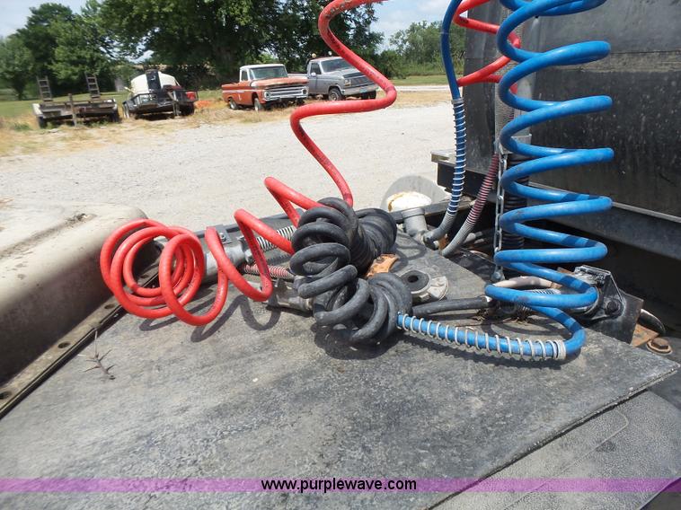 image for item L6223 1988 Kenworth T800 semi truck