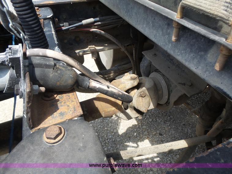 image for item L6223 1988 Kenworth T800 semi truck