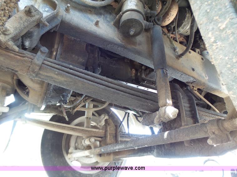 image for item L6223 1988 Kenworth T800 semi truck