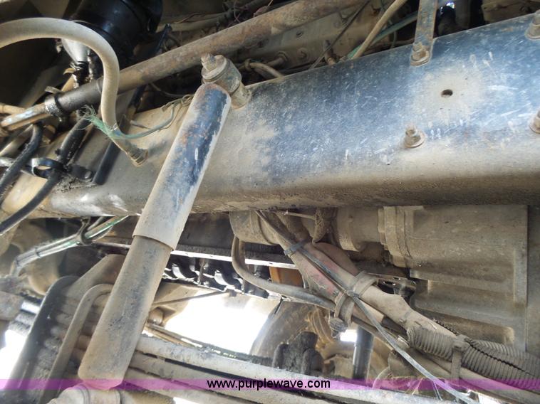 image for item L6223 1988 Kenworth T800 semi truck