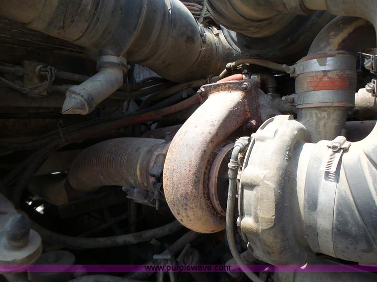 image for item L6223 1988 Kenworth T800 semi truck