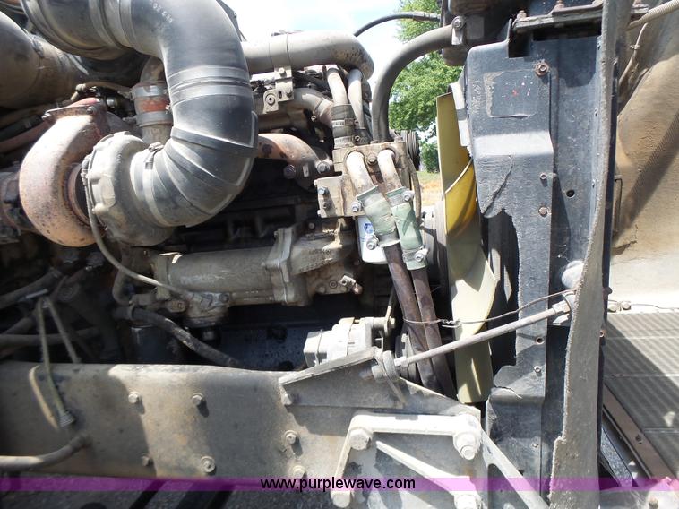 image for item L6223 1988 Kenworth T800 semi truck