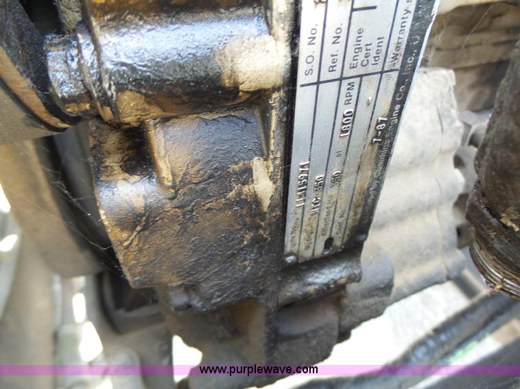 image for item L6223 1988 Kenworth T800 semi truck