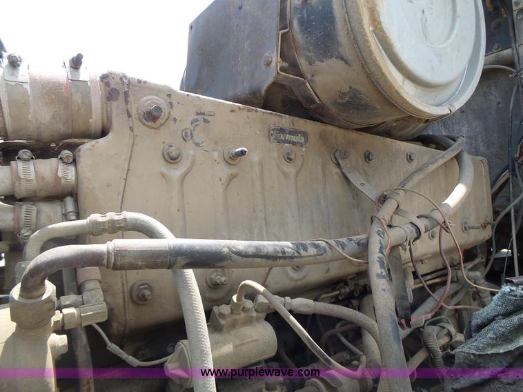 image for item L6223 1988 Kenworth T800 semi truck