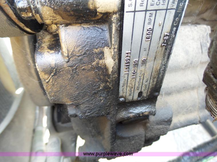 image for item L6223 1988 Kenworth T800 semi truck