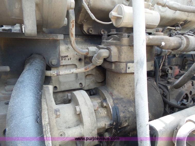 image for item L6223 1988 Kenworth T800 semi truck