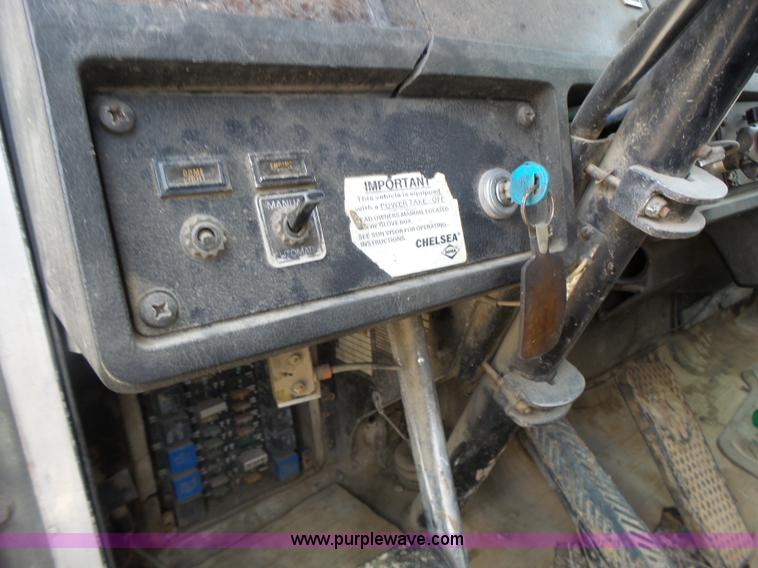 image for item L6223 1988 Kenworth T800 semi truck