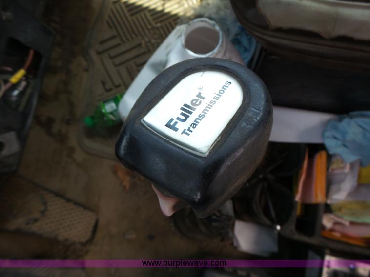 image for item L6223 1988 Kenworth T800 semi truck