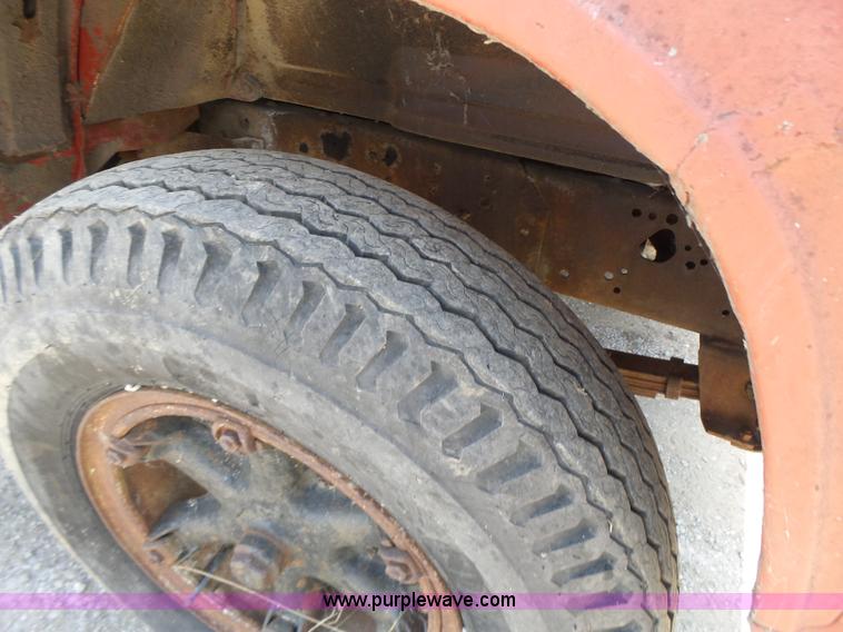 image for item L6224 1963 International 1600 dump truck