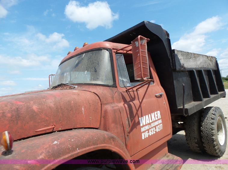 image for item L6224 1963 International 1600 dump truck