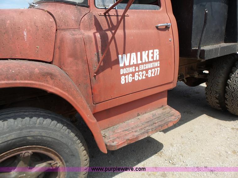 image for item L6224 1963 International 1600 dump truck