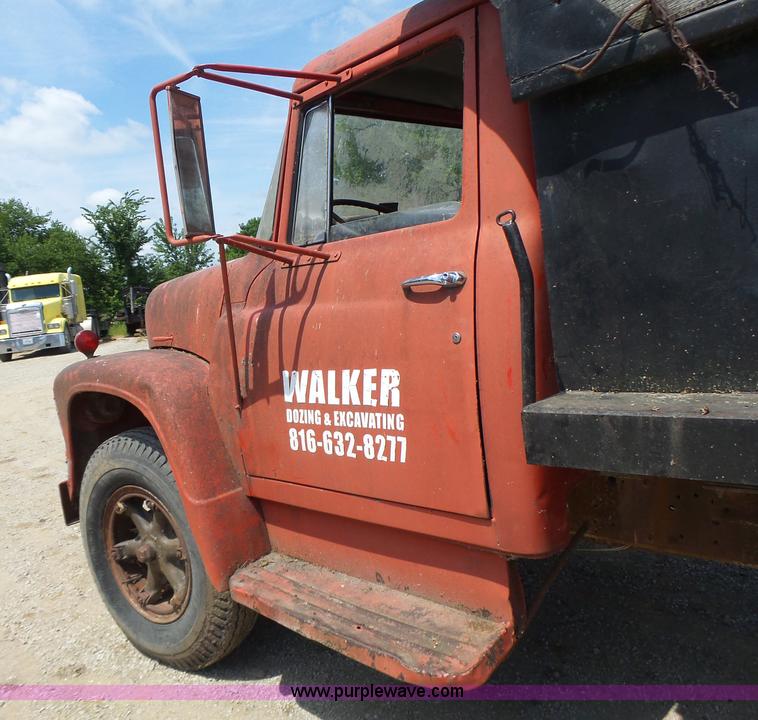 image for item L6224 1963 International 1600 dump truck