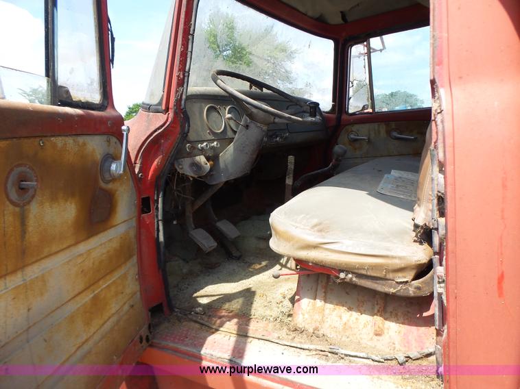image for item L6224 1963 International 1600 dump truck