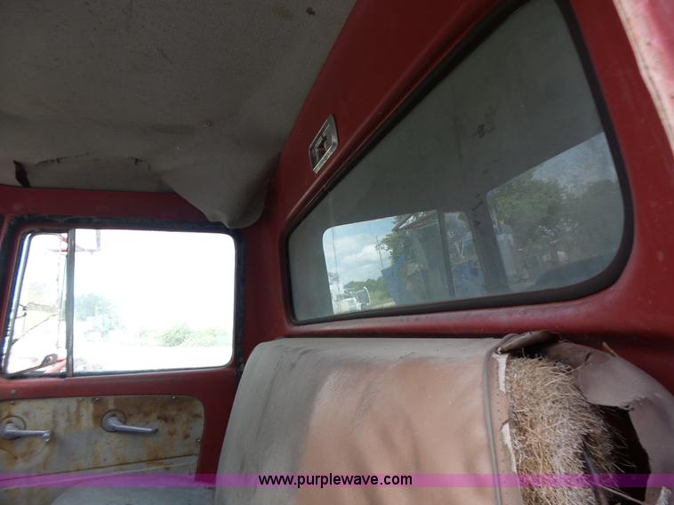 image for item L6224 1963 International 1600 dump truck