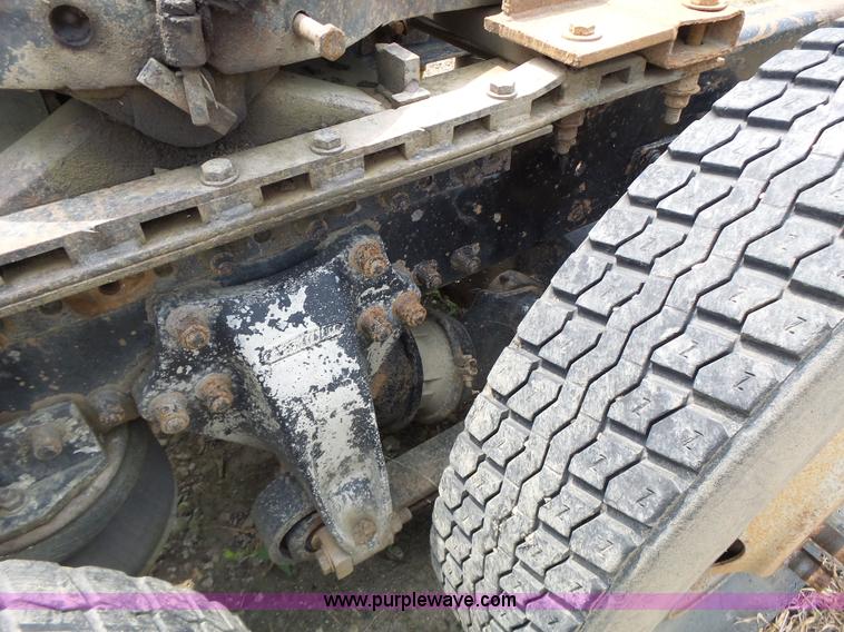 image for item L6227 1992 Freightliner FLD semi truck