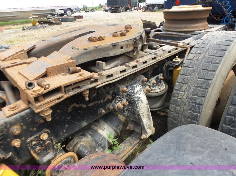 image for item L6227 1992 Freightliner FLD semi truck