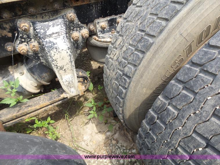 image for item L6227 1992 Freightliner FLD semi truck