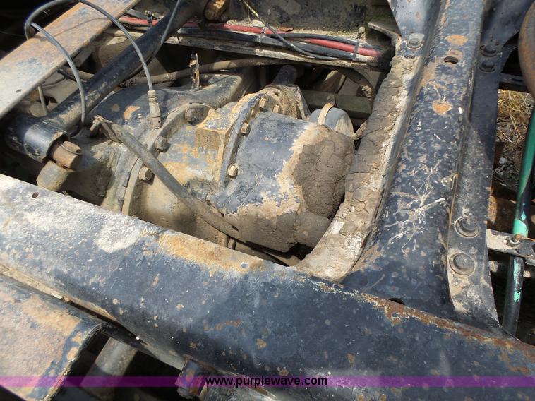 image for item L6227 1992 Freightliner FLD semi truck