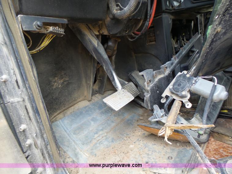 image for item L6227 1992 Freightliner FLD semi truck