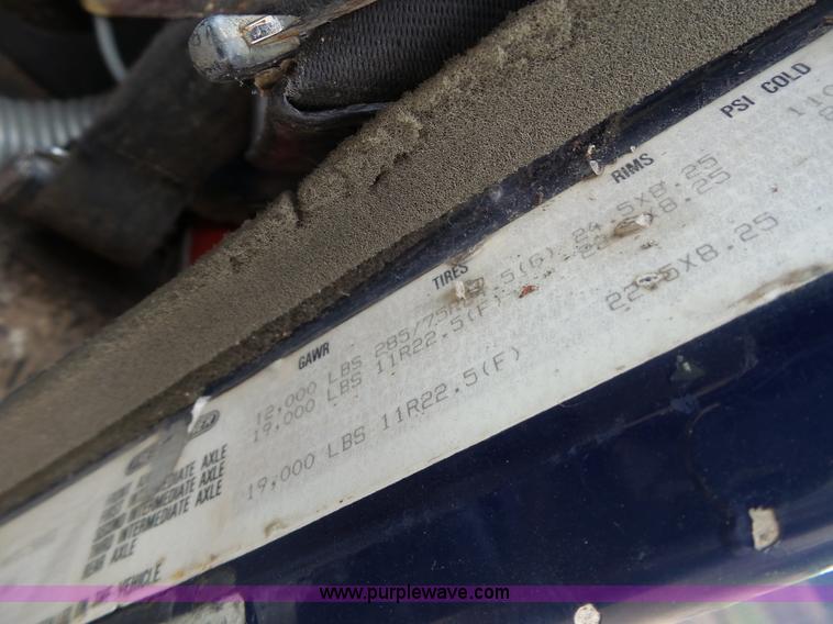 image for item L6227 1992 Freightliner FLD semi truck