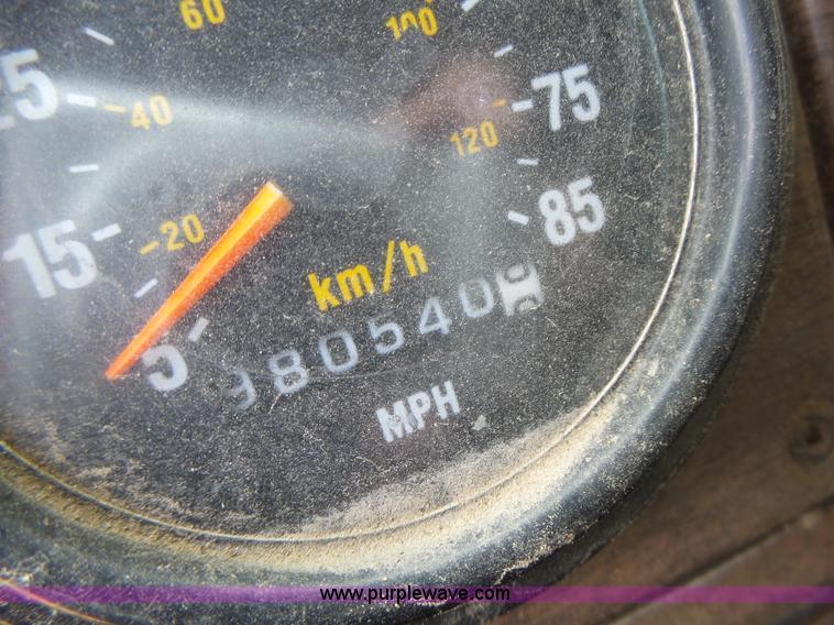 image for item L6227 1992 Freightliner FLD semi truck