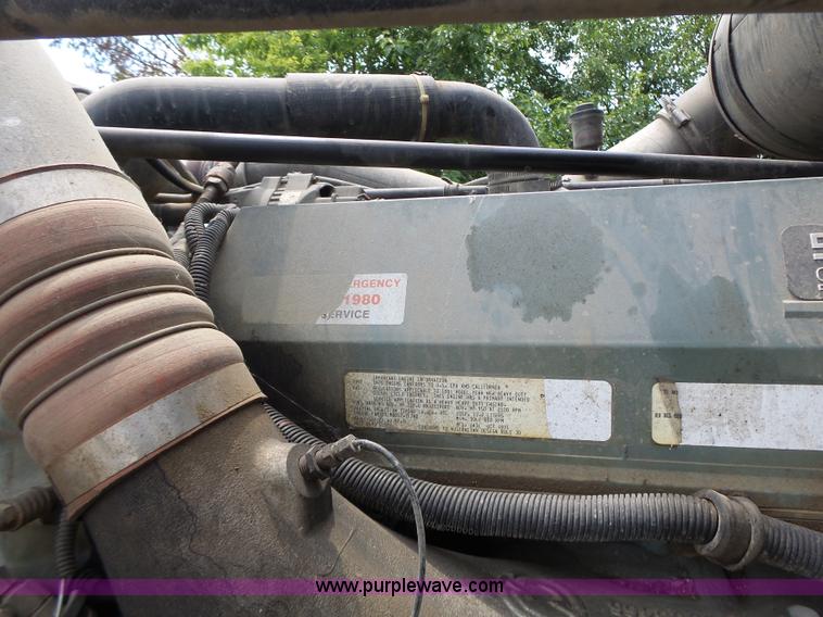 image for item L6227 1992 Freightliner FLD semi truck