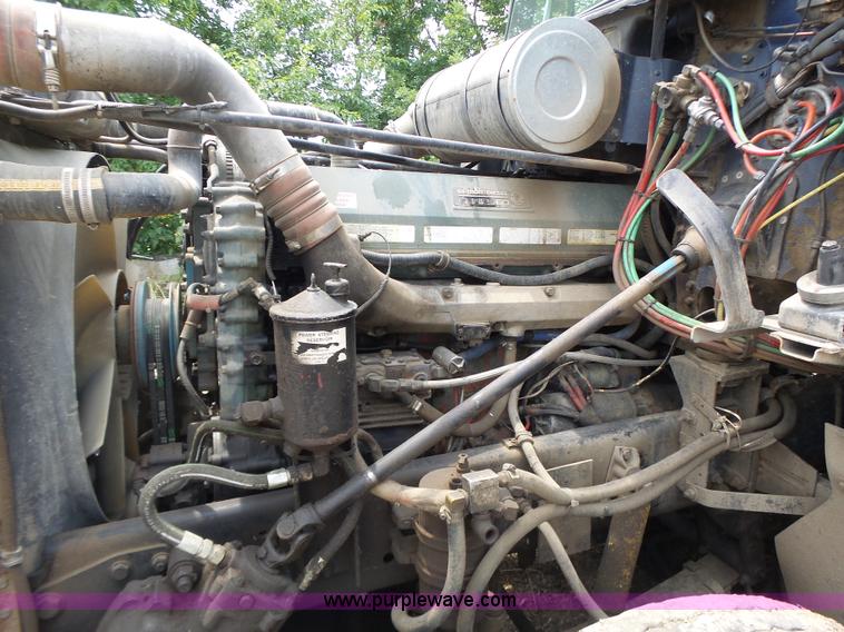 image for item L6227 1992 Freightliner FLD semi truck