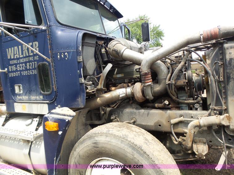 image for item L6227 1992 Freightliner FLD semi truck