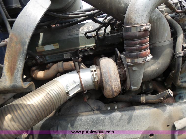 image for item L6227 1992 Freightliner FLD semi truck