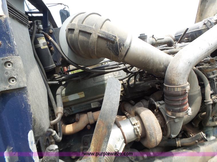 image for item L6227 1992 Freightliner FLD semi truck