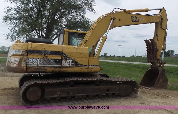 image for item L6228 1994 Caterpillar 320L excavator