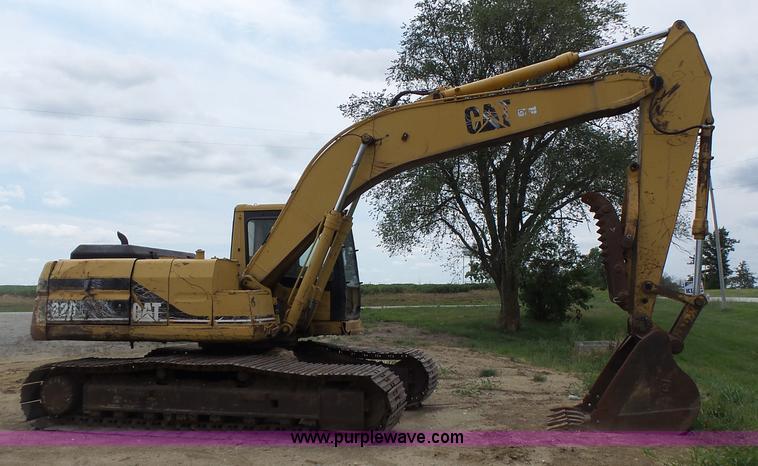 image for item L6228 1994 Caterpillar 320L excavator