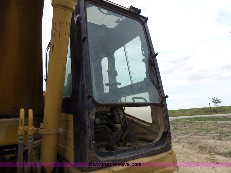 image for item L6228 1994 Caterpillar 320L excavator