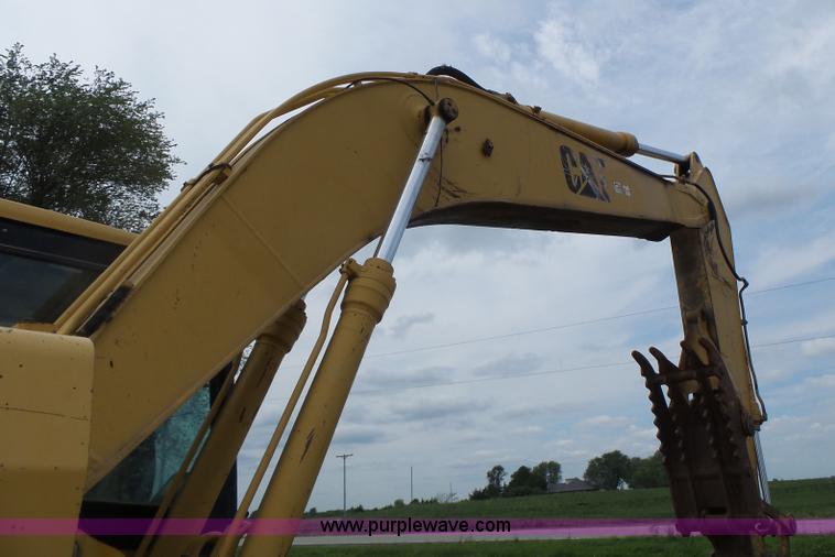 image for item L6228 1994 Caterpillar 320L excavator