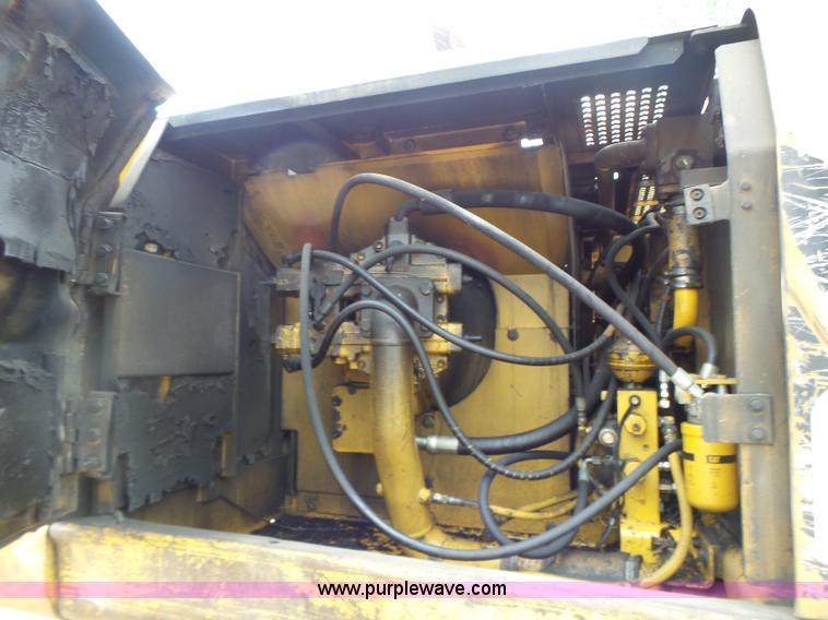 image for item L6228 1994 Caterpillar 320L excavator