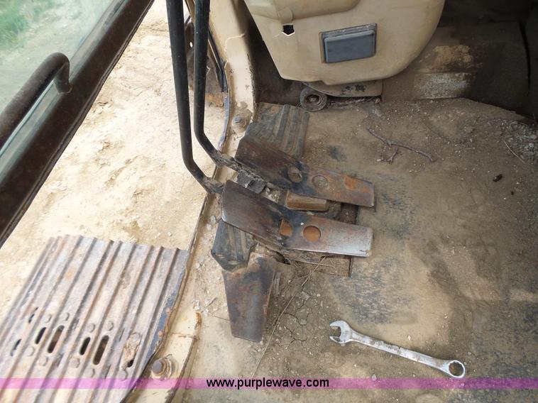 image for item L6228 1994 Caterpillar 320L excavator