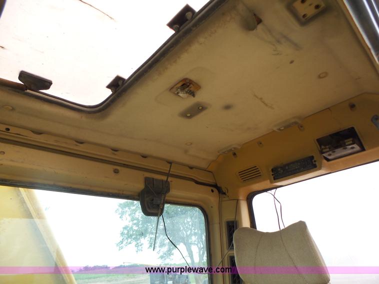 image for item L6228 1994 Caterpillar 320L excavator