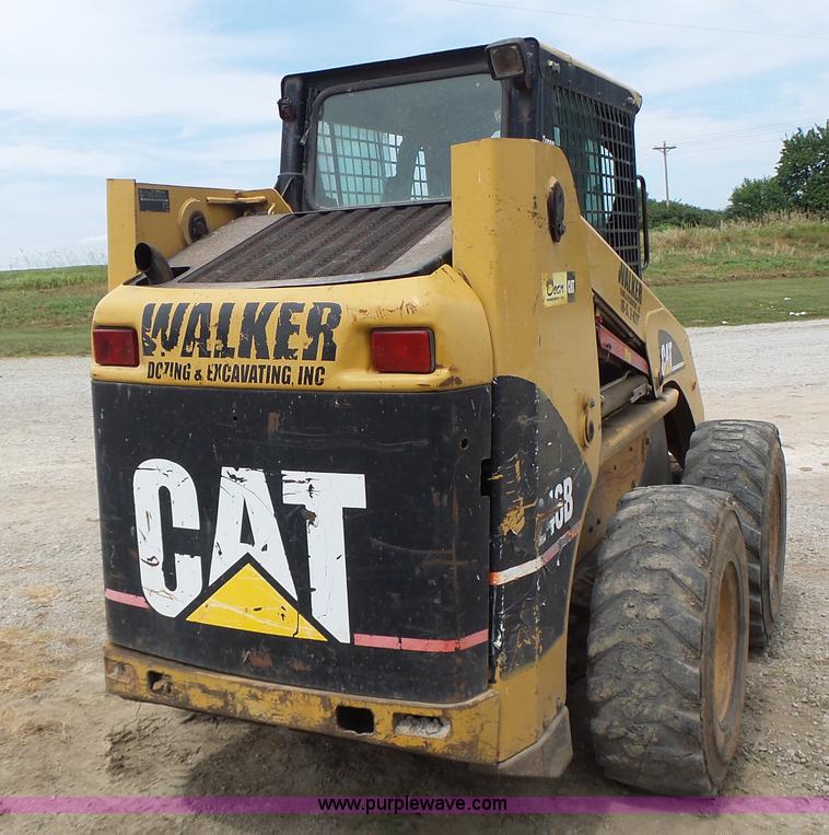 image for item L6229 2005 Caterpillar 246B skid steer