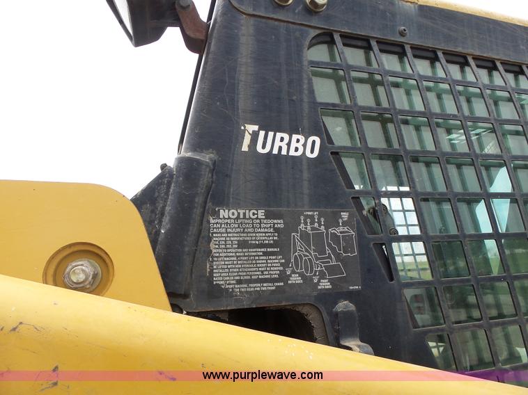 image for item L6229 2005 Caterpillar 246B skid steer