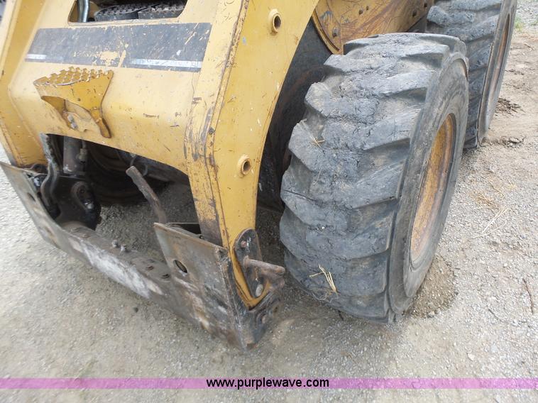 image for item L6229 2005 Caterpillar 246B skid steer