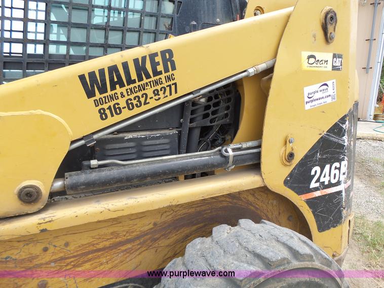 image for item L6229 2005 Caterpillar 246B skid steer