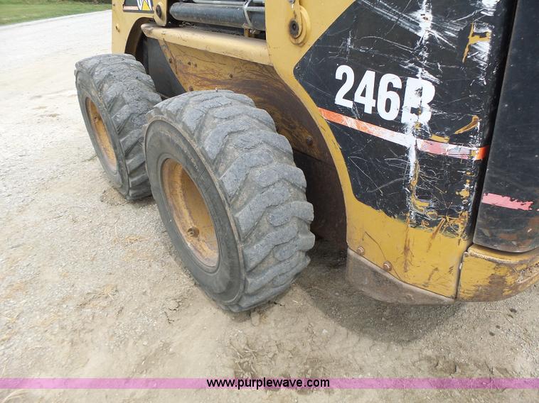 image for item L6229 2005 Caterpillar 246B skid steer