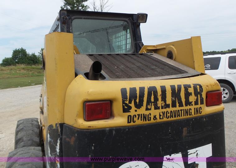 image for item L6229 2005 Caterpillar 246B skid steer