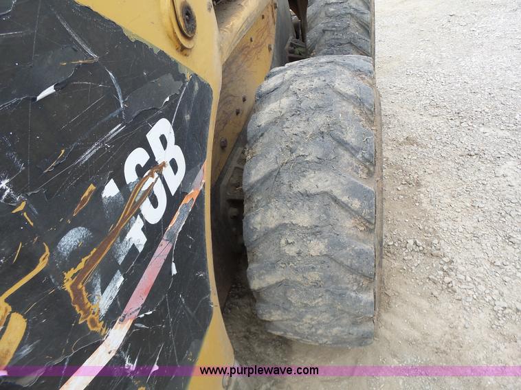 image for item L6229 2005 Caterpillar 246B skid steer