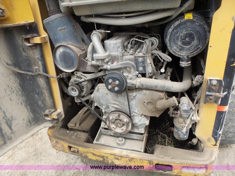 image for item L6229 2005 Caterpillar 246B skid steer