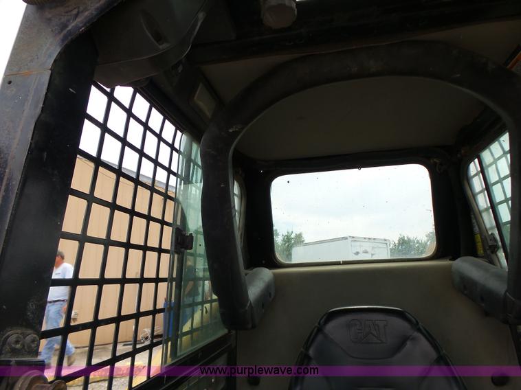 image for item L6229 2005 Caterpillar 246B skid steer