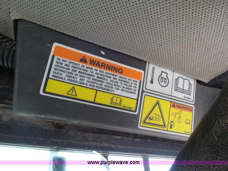 image for item L6229 2005 Caterpillar 246B skid steer