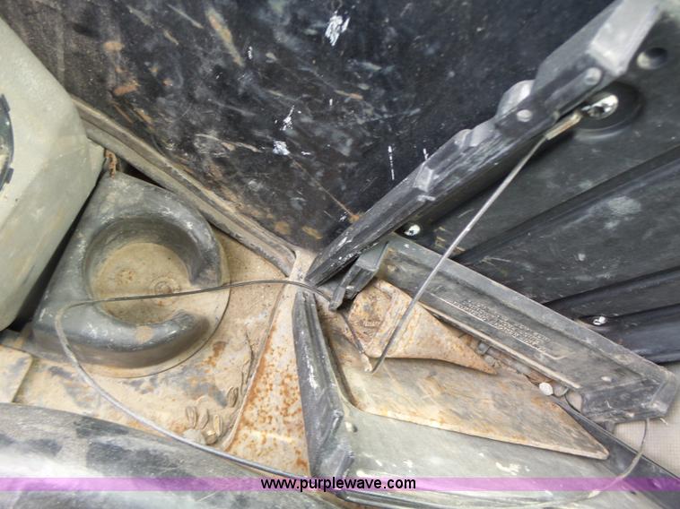 image for item L6229 2005 Caterpillar 246B skid steer