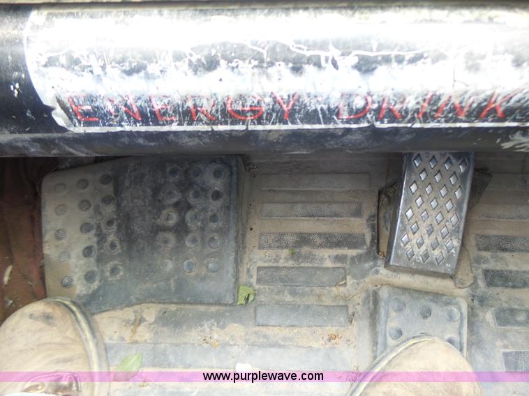 image for item L6229 2005 Caterpillar 246B skid steer