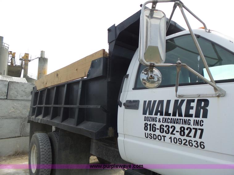 image for item L6236 1994 GMC TopKick dump truck